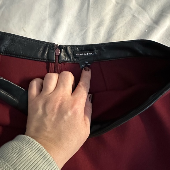 Club Monaco - Picture 2 of 3